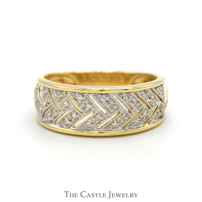 Round Diamond Cluster Arrow Designed Ring in 14k Yellow Gold