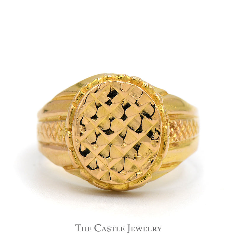 Oval Signet Ring with Diamond Cut Pattern and Detailed Sides in 21k Yellow Gold