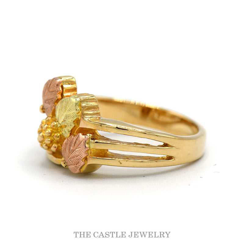 Side profile of the 10k BHG grape leaf ring