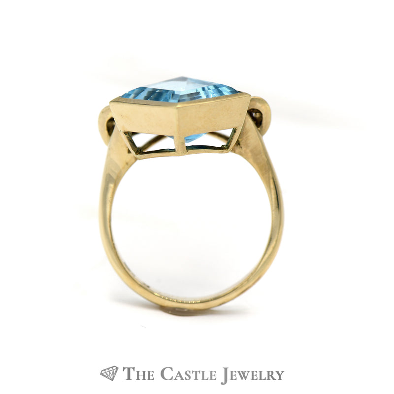 Topaz and Diamond Ring and Earing Set in 18 KT Yellow Gold