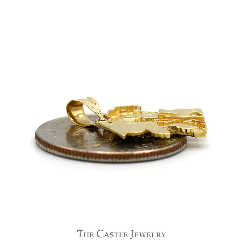 UK Wildcat Logo Charm Pendant in 14k Yellow Gold