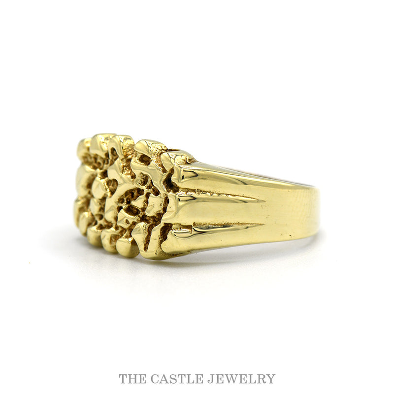 Side profile of the nugget ring showing the grooved shoulders