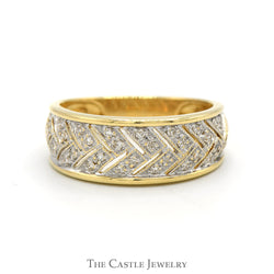 Round Diamond Cluster Arrow Designed Ring in 14k Yellow Gold