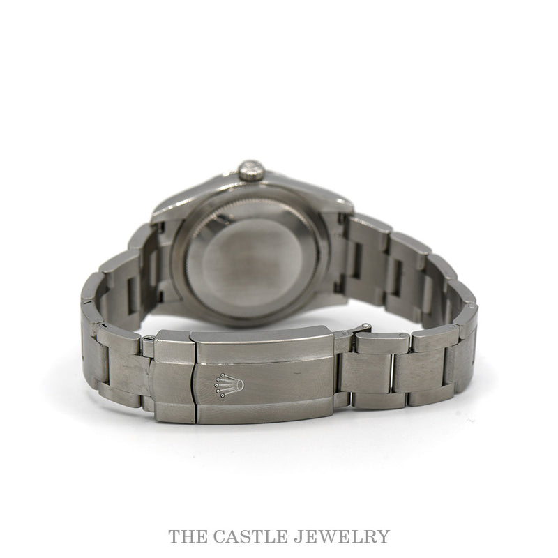 Caseback and Oyster bracelet of the Rolex Oyster Perpetual 34