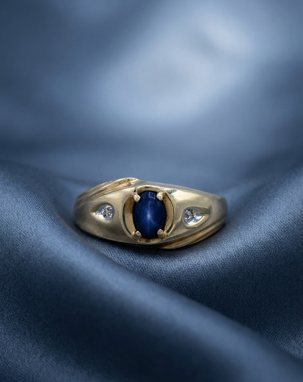Blue Lindy Star Sapphire Ring with Diamond Accent Sides in 10k Yellow Gold