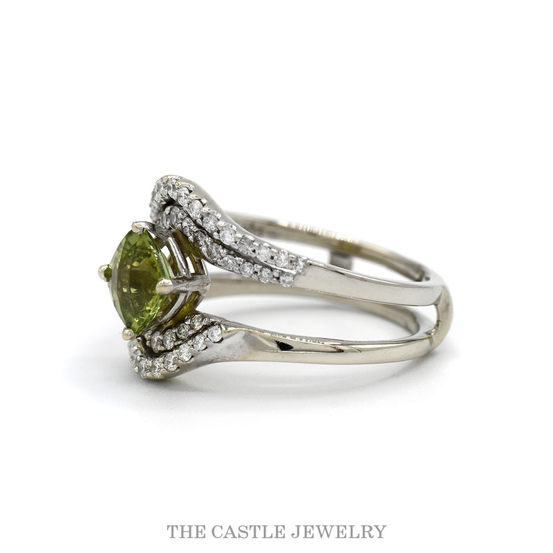 Side profile of the cushion peridot freeform ring showing the split band
