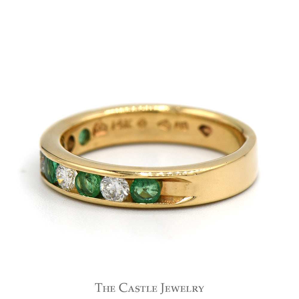 Alternating Round Diamond and Emerald Wedding Band in 14k Yellow Gold