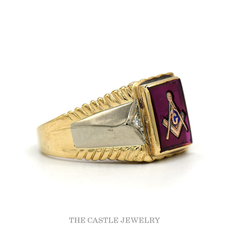 Side profile of the 10k two-tone Masonic ring
