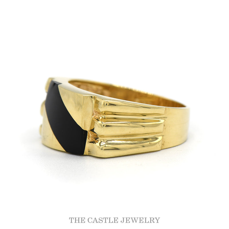 Side profile of the 14k yellow gold onyx inlay ring